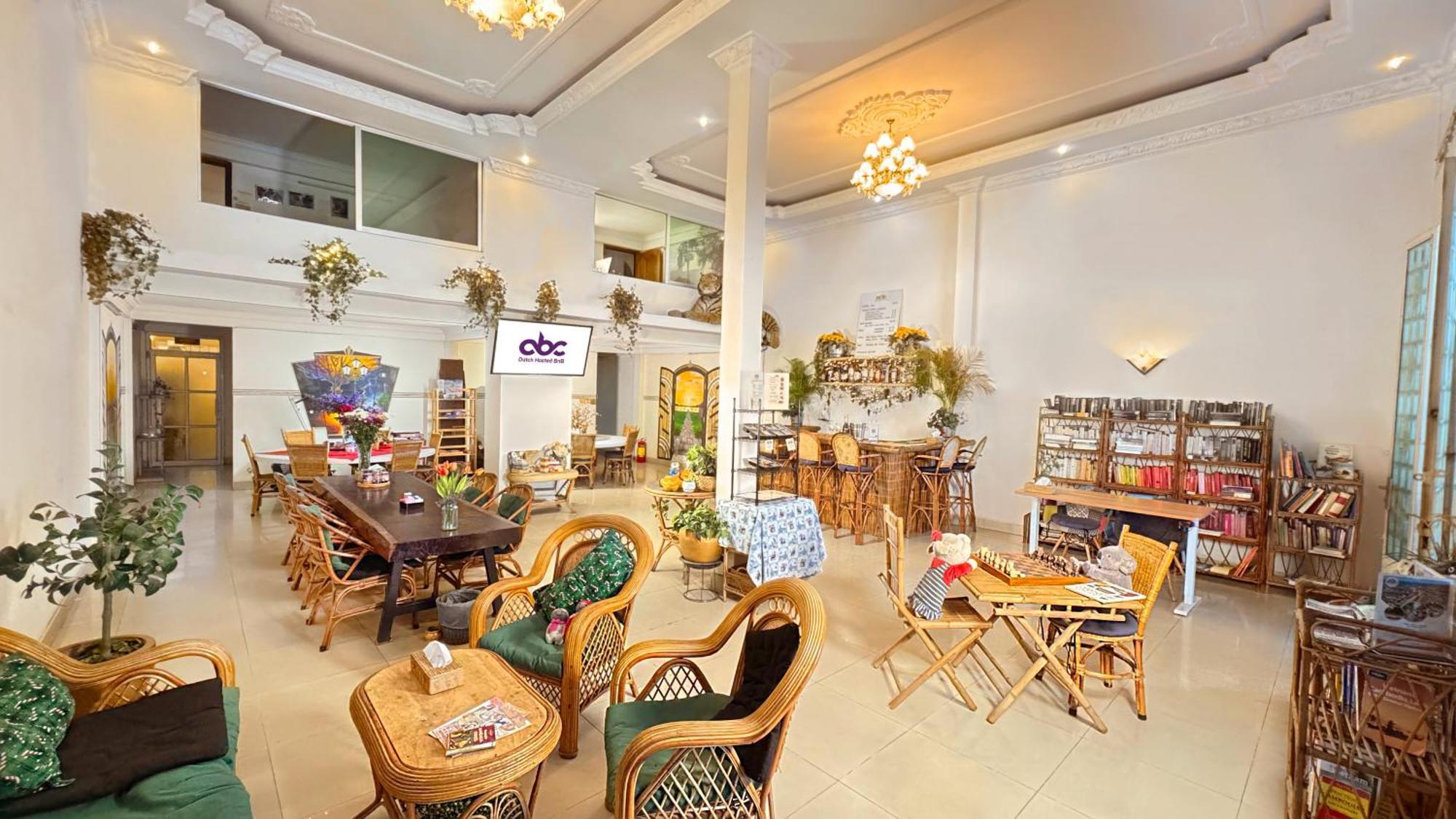 Dutch Hosted B&B, Abc Phnom Penh Exterior photo